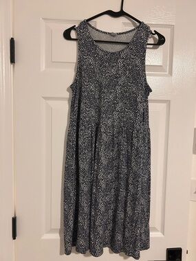 Old Navy Navy and White Sleeveless Midi Dress